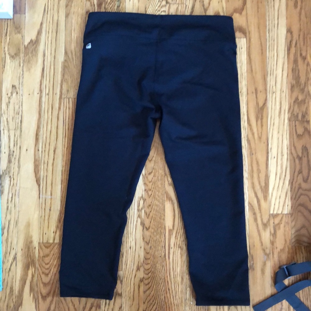 Fabletics cropped leggings - Picture 2 of 3